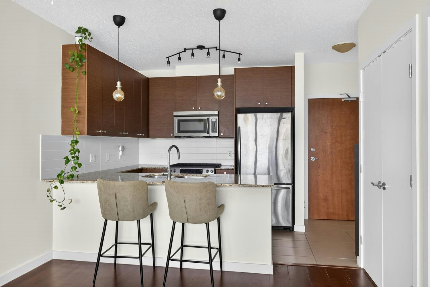 1507-7360 Elmbridge Way - 3