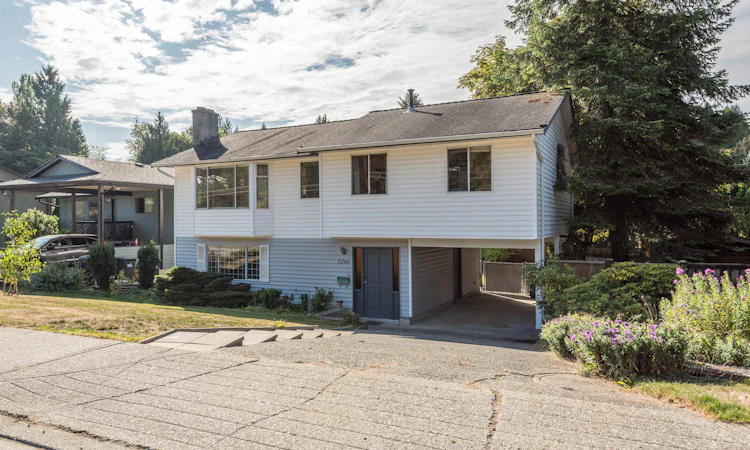 1260 Victoria Drive