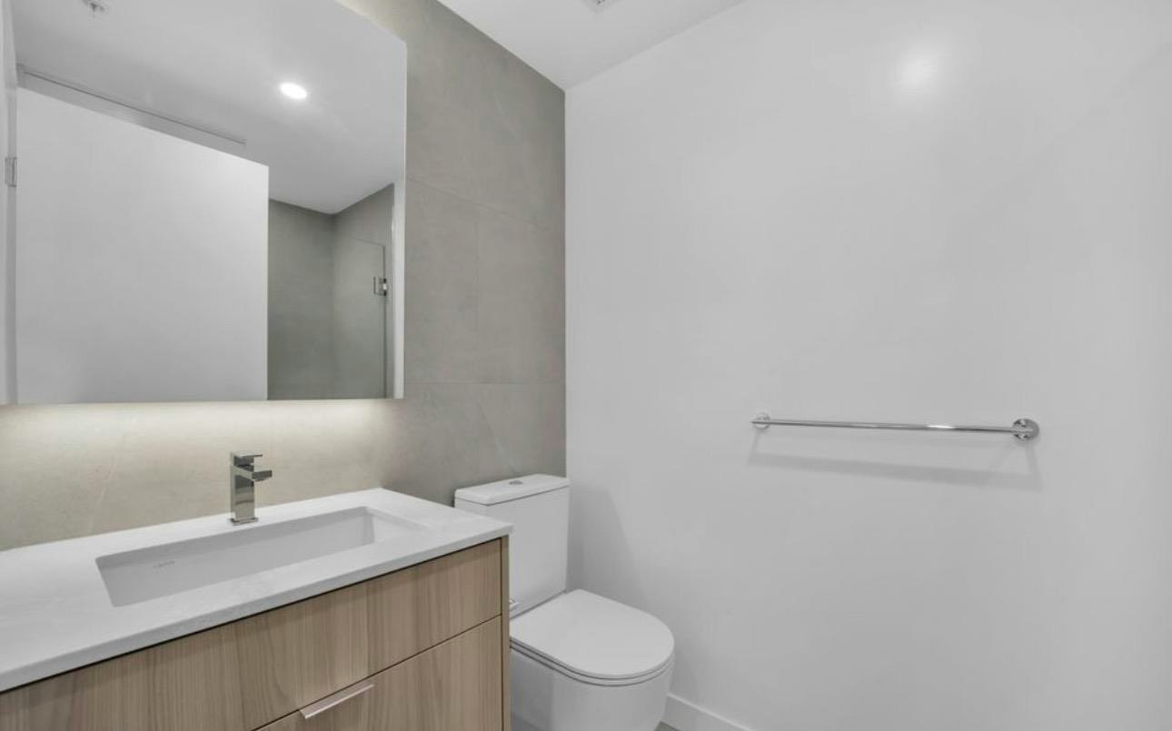 6087 Wilson Avenue, Burnaby, BC, V5H 0M1 - 9
