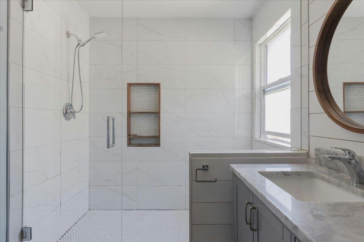 24330 100b Avenue, Maple Ridge, BC, V2W 1X3 - 22