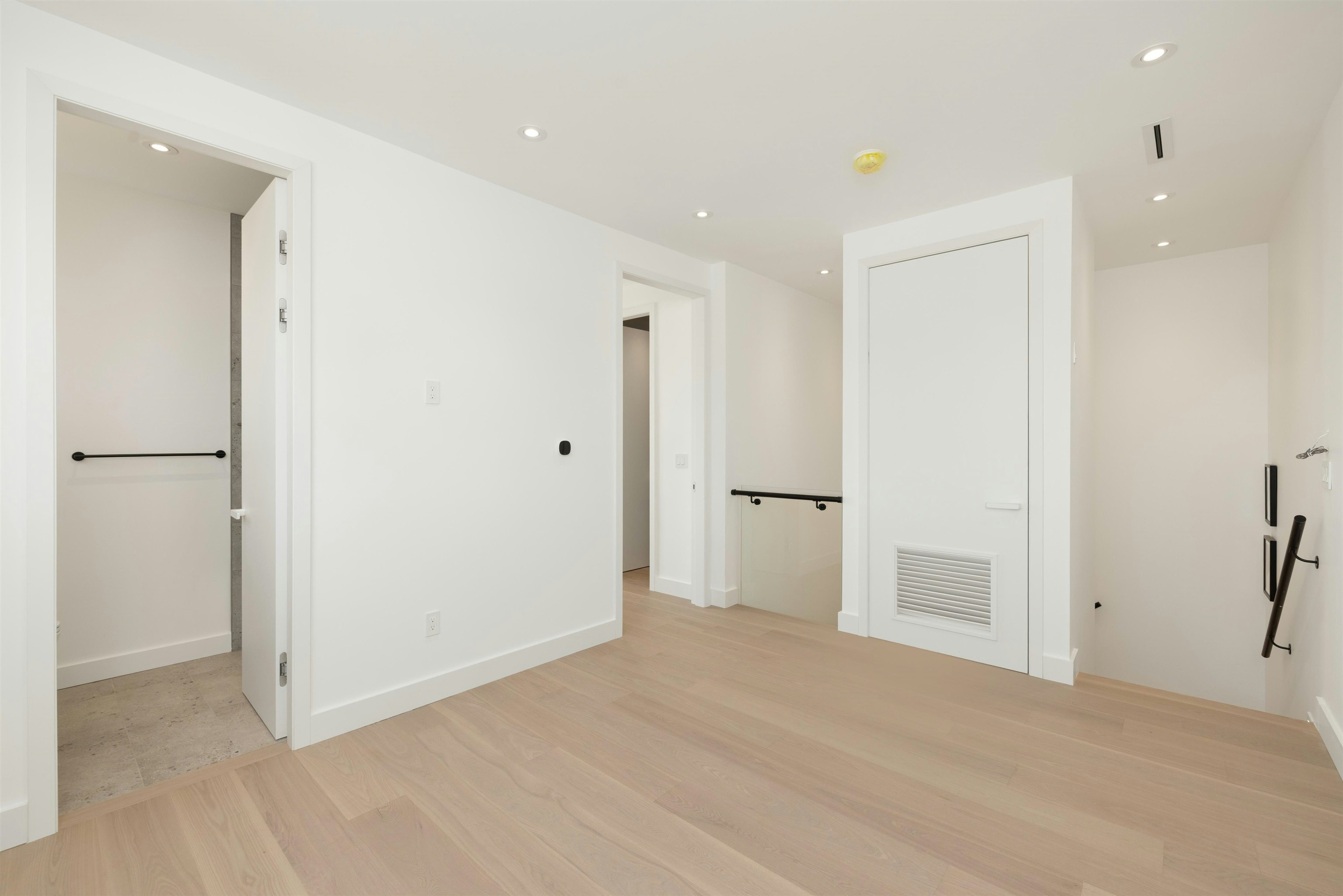 2-6503 Winch Street, Burnaby, BC, V5B 2L5 - 24