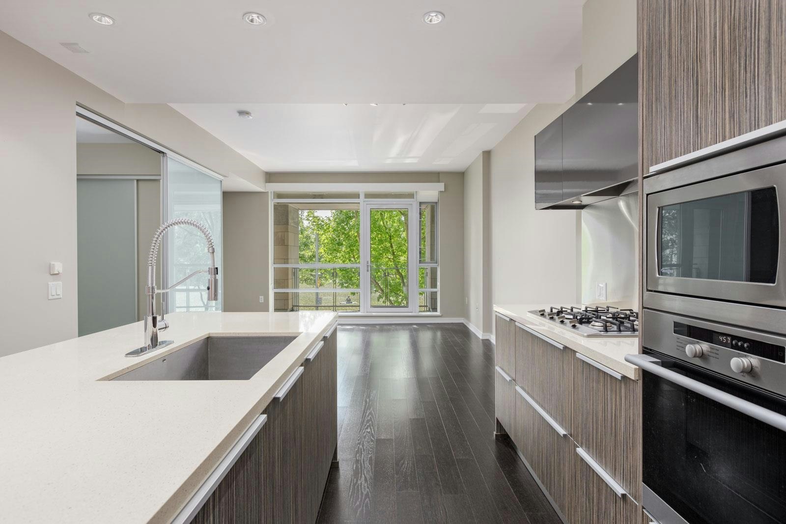 209-1616 Columbia Street, Vancouver, BC, V5Y 0B7