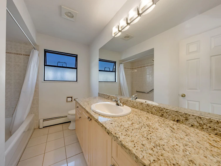 3056 E 28th Avenue, Vancouver, BC, V5R 1S5 - 23