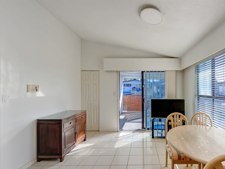 3056 E 28th Avenue, Vancouver, BC, V5R 1S5 - 10