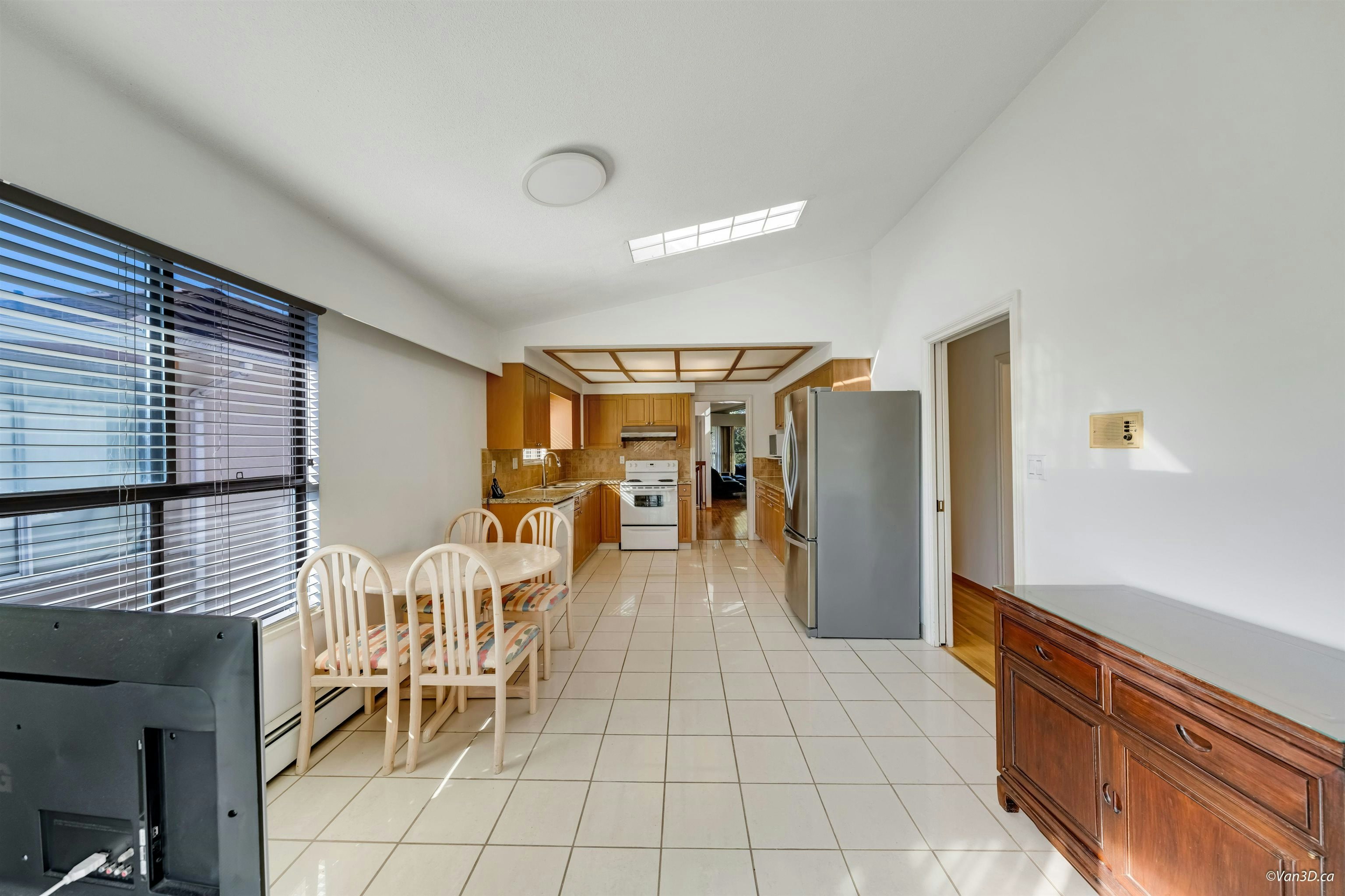 3056 E 28th Avenue, Vancouver, BC, V5R 1S5 - 9