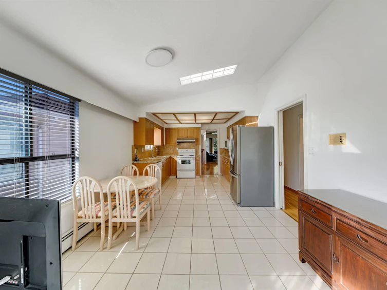 3056 E 28th Avenue, Vancouver, BC, V5R 1S5 - 9