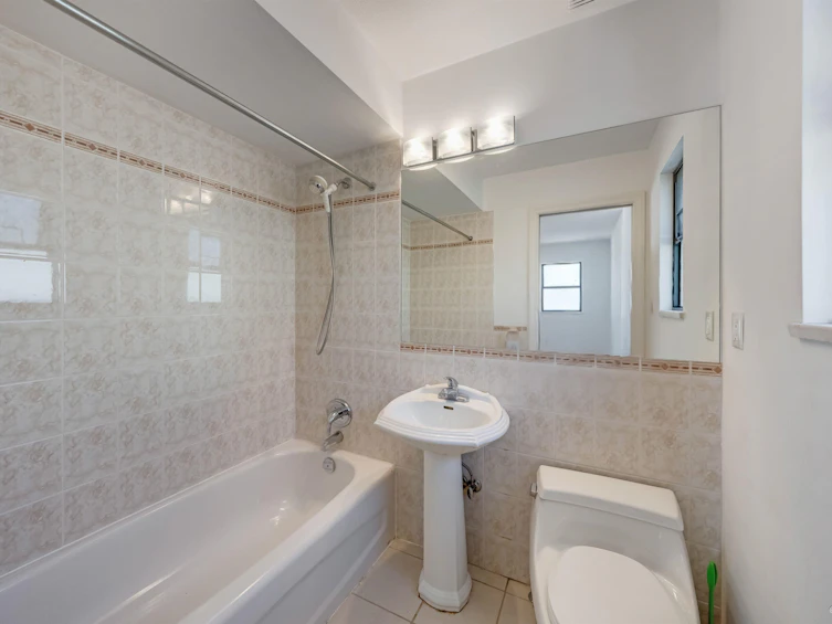 3056 E 28th Avenue, Vancouver, BC, V5R 1S5 - 24