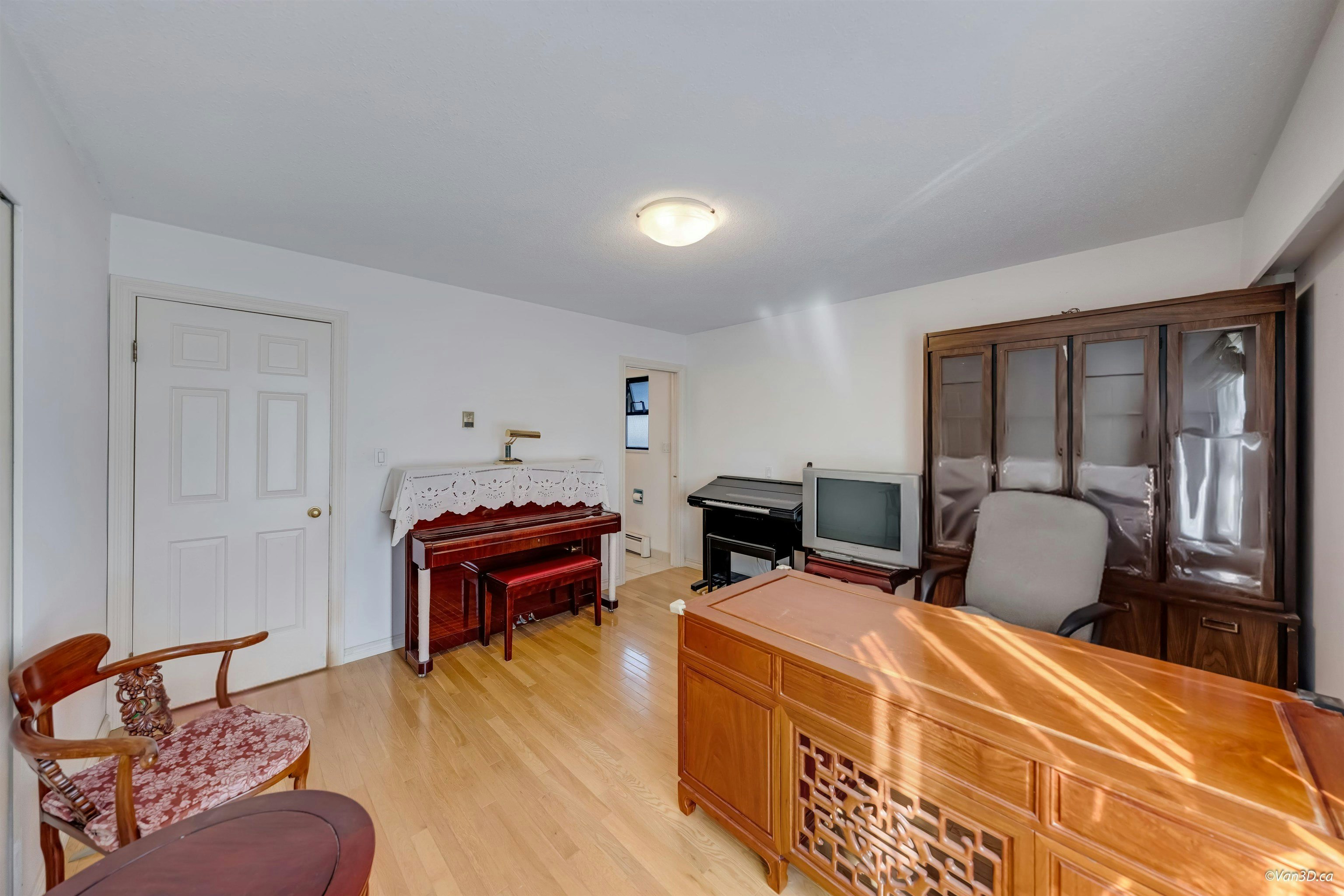 3056 E 28th Avenue, Vancouver, BC, V5R 1S5 - 15