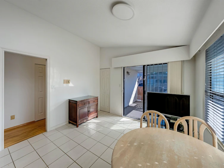 3056 E 28th Avenue, Vancouver, BC, V5R 1S5 - 11