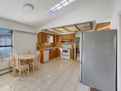 3056 E 28th Avenue - 4