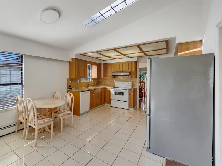 3056 E 28th Avenue, Vancouver, BC, V5R 1S5 - 4