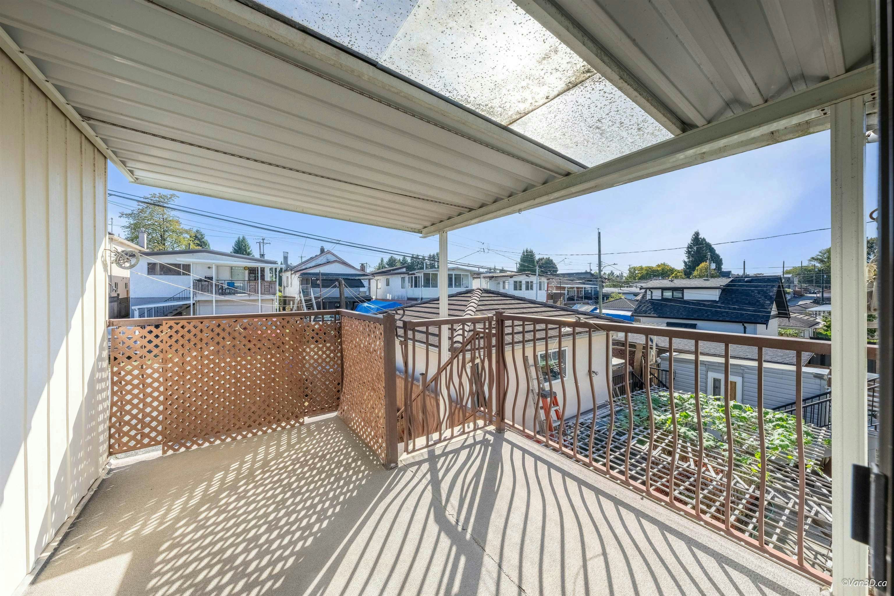 3056 E 28th Avenue, Vancouver, BC, V5R 1S5 - 12