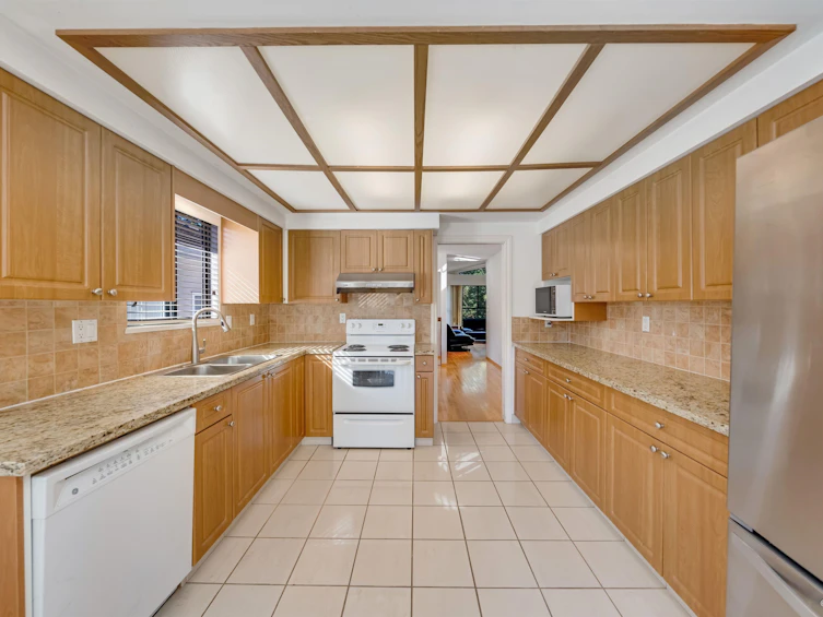 3056 E 28th Avenue, Vancouver, BC, V5R 1S5 - 3