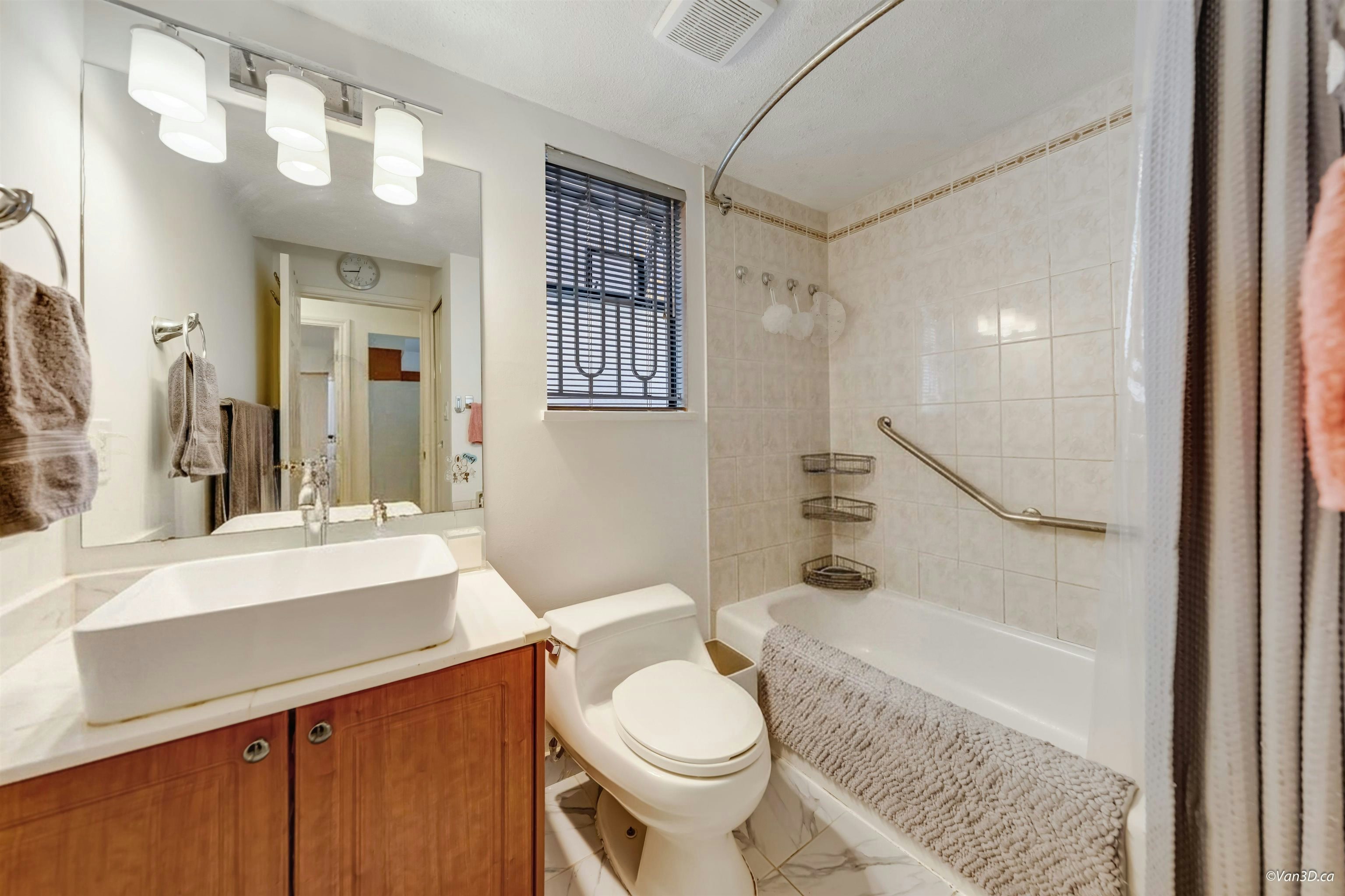 3056 E 28th Avenue, Vancouver, BC, V5R 1S5 - 30
