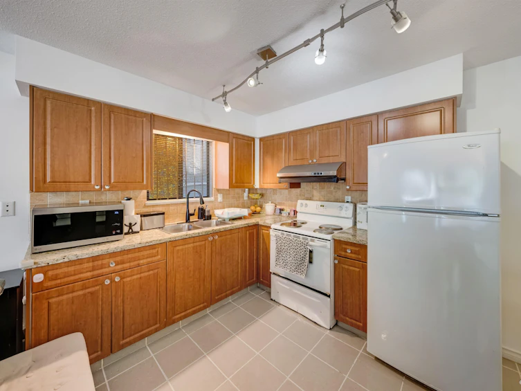 3056 E 28th Avenue, Vancouver, BC, V5R 1S5 - 29