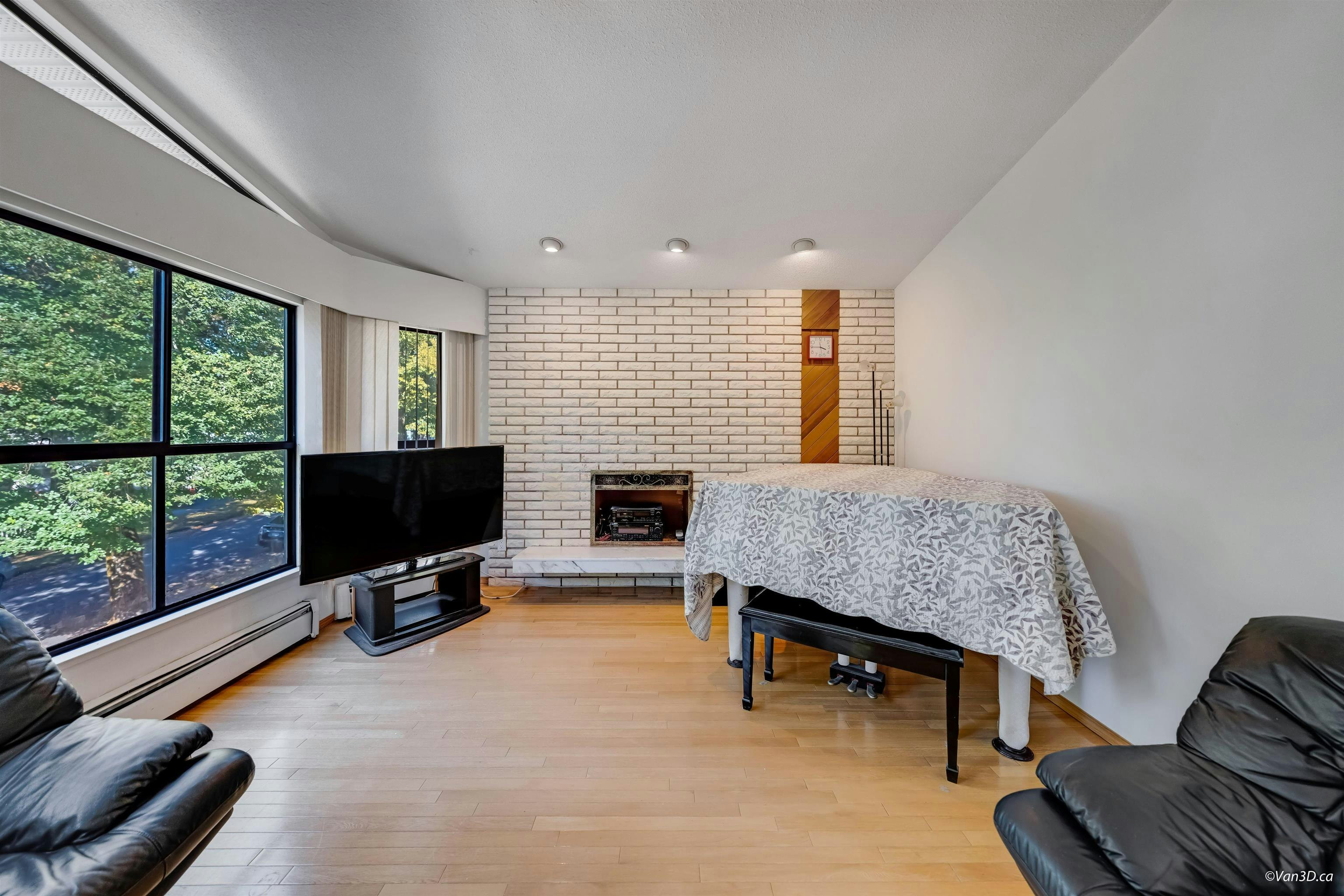 3056 E 28th Avenue, Vancouver, BC, V5R 1S5 - 6