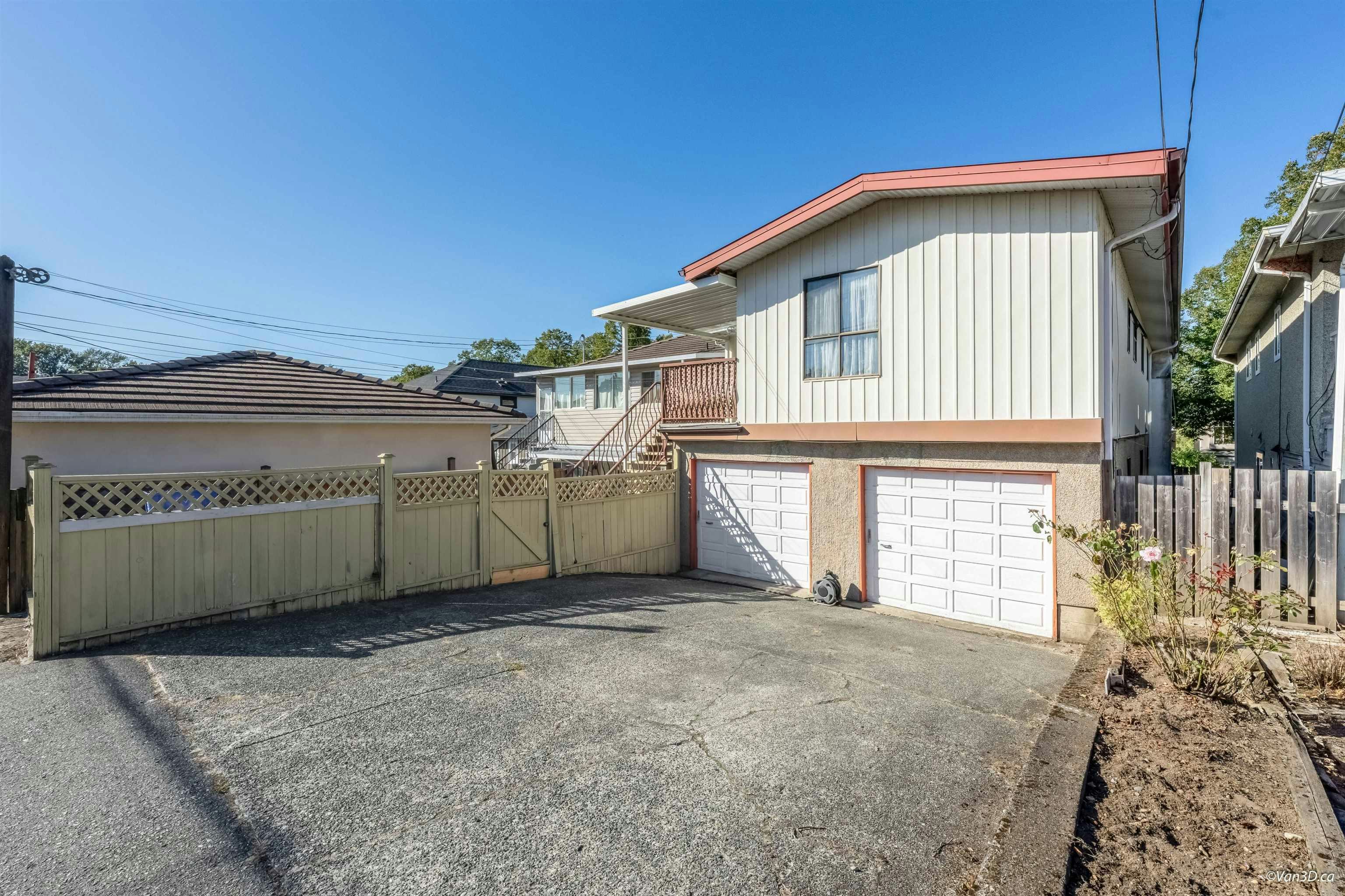 3056 E 28th Avenue, Vancouver, BC, V5R 1S5 - 36