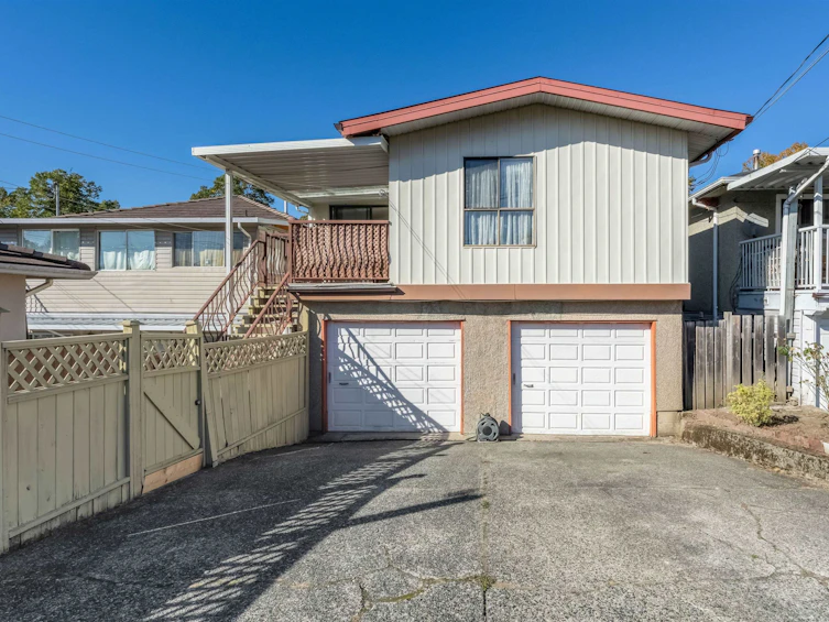 3056 E 28th Avenue, Vancouver, BC, V5R 1S5 - 35