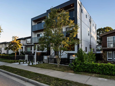 3-3940 Eton Street - 4