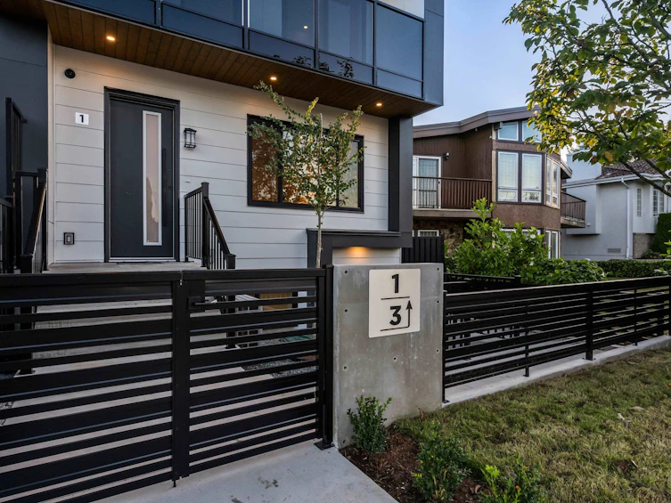 3-3940 Eton Street, Burnaby, BC, V5C 1J5 - 3