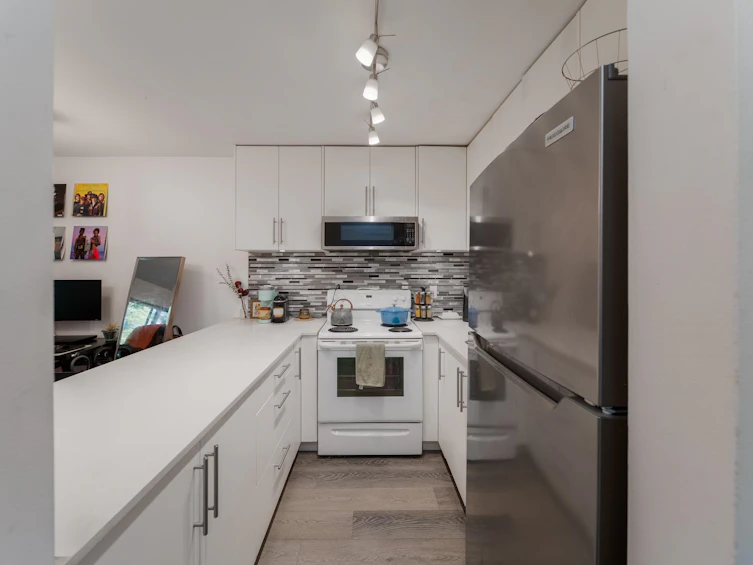 201-1425 Cypress Street, Vancouver, BC, V6J 3L1 - 8
