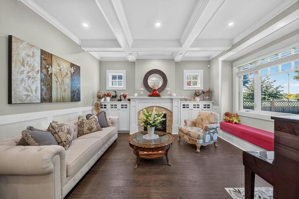 2398 Oliver Crescent - 5