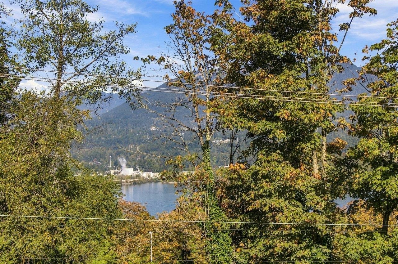 330 N Gamma Avenue, Burnaby, BC, V5C 1X9 - 2