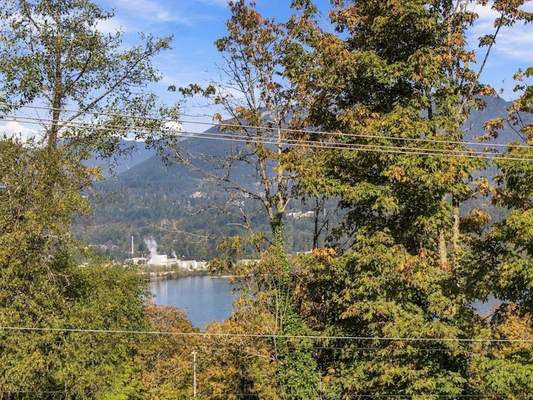 330 N Gamma Avenue, Burnaby, BC, V5C 1X9 - 2
