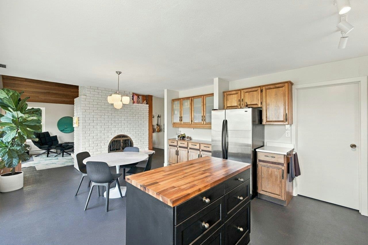 330 N Gamma Avenue, Burnaby, BC, V5C 1X9 - 10
