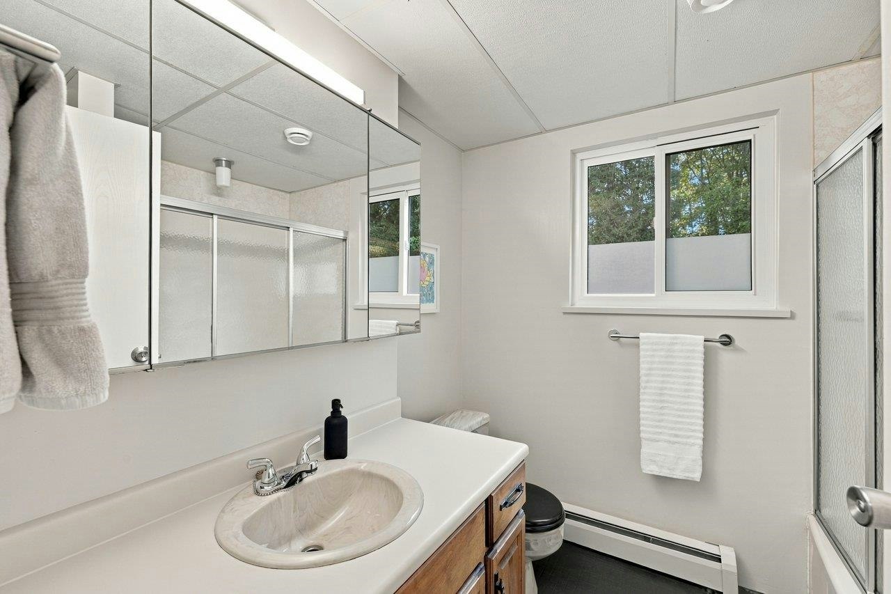 330 N Gamma Avenue, Burnaby, BC, V5C 1X9 - 19