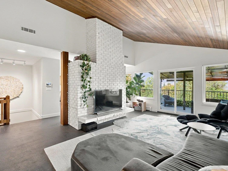330 N Gamma Avenue, Burnaby, BC, V5C 1X9 - 3