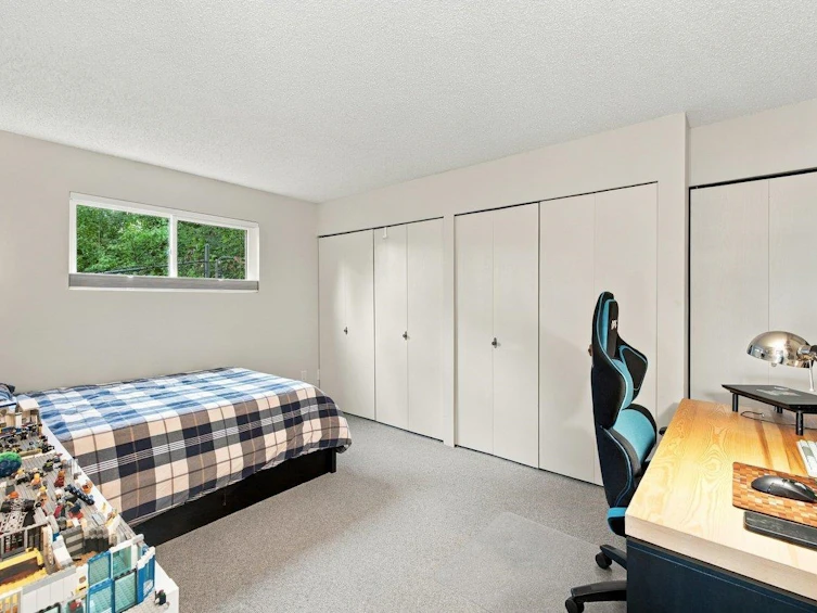 330 N Gamma Avenue, Burnaby, BC, V5C 1X9 - 25