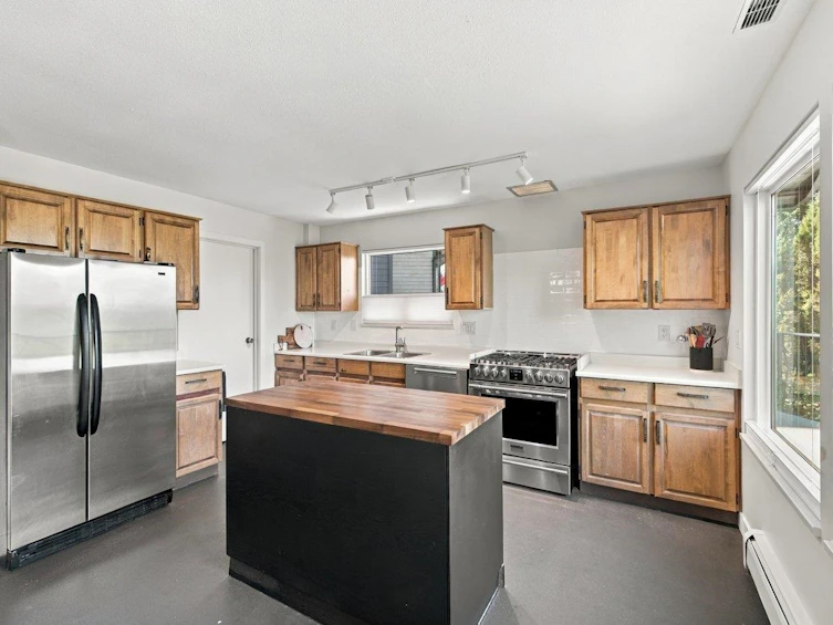 330 N Gamma Avenue, Burnaby, BC, V5C 1X9 - 9