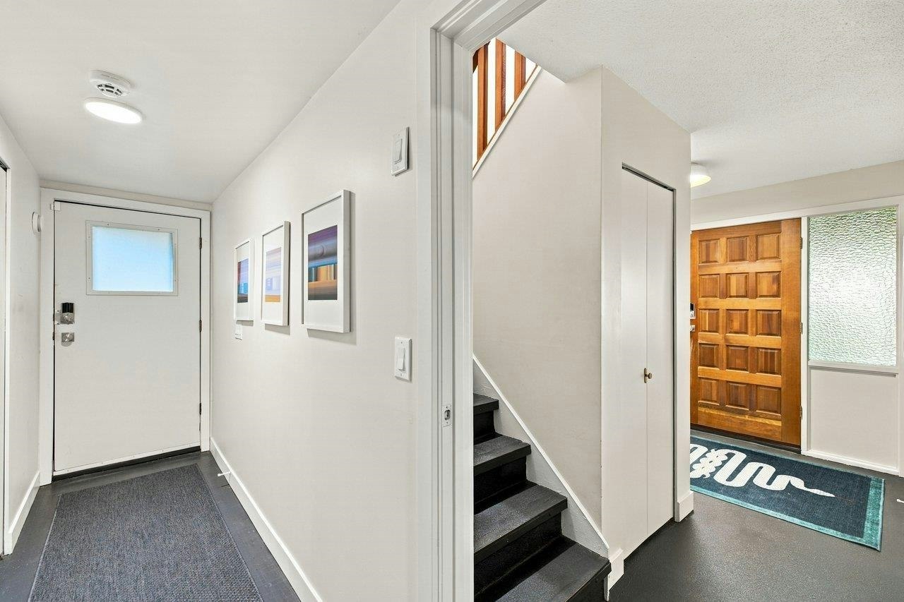 330 N Gamma Avenue, Burnaby, BC, V5C 1X9 - 28