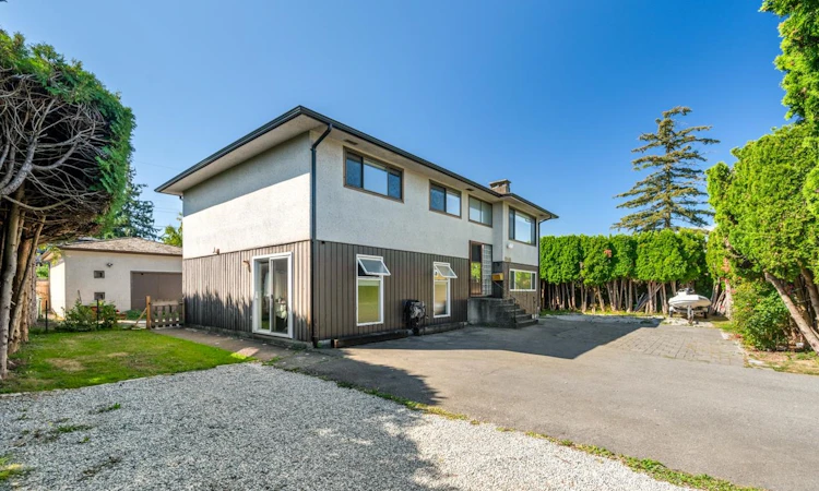 10440 Aintree Crescent