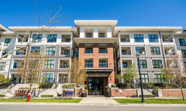 213-9551 Alexandra Road
