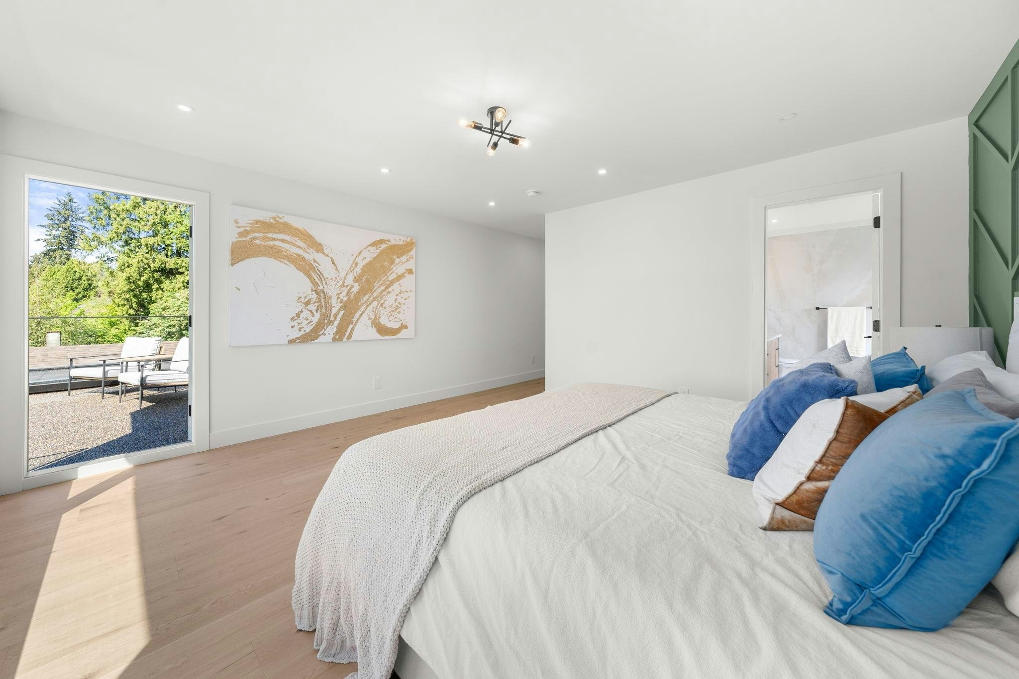 1511 Burrill Avenue, North Vancouver, BC, V7K 1L8 - 24
