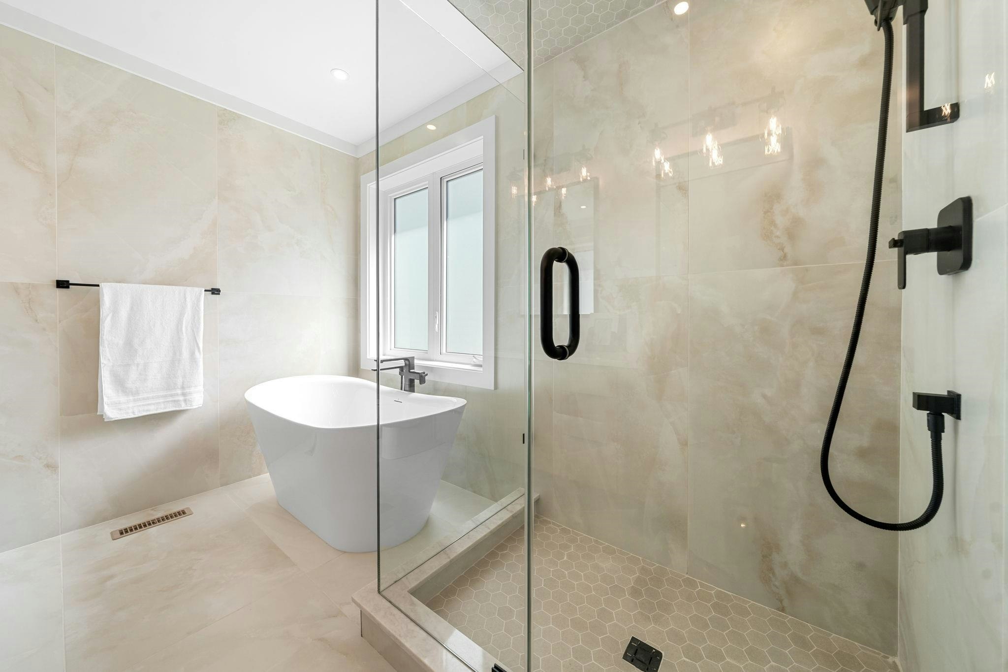 1511 Burrill Avenue, North Vancouver, BC, V7K 1L8 - 26