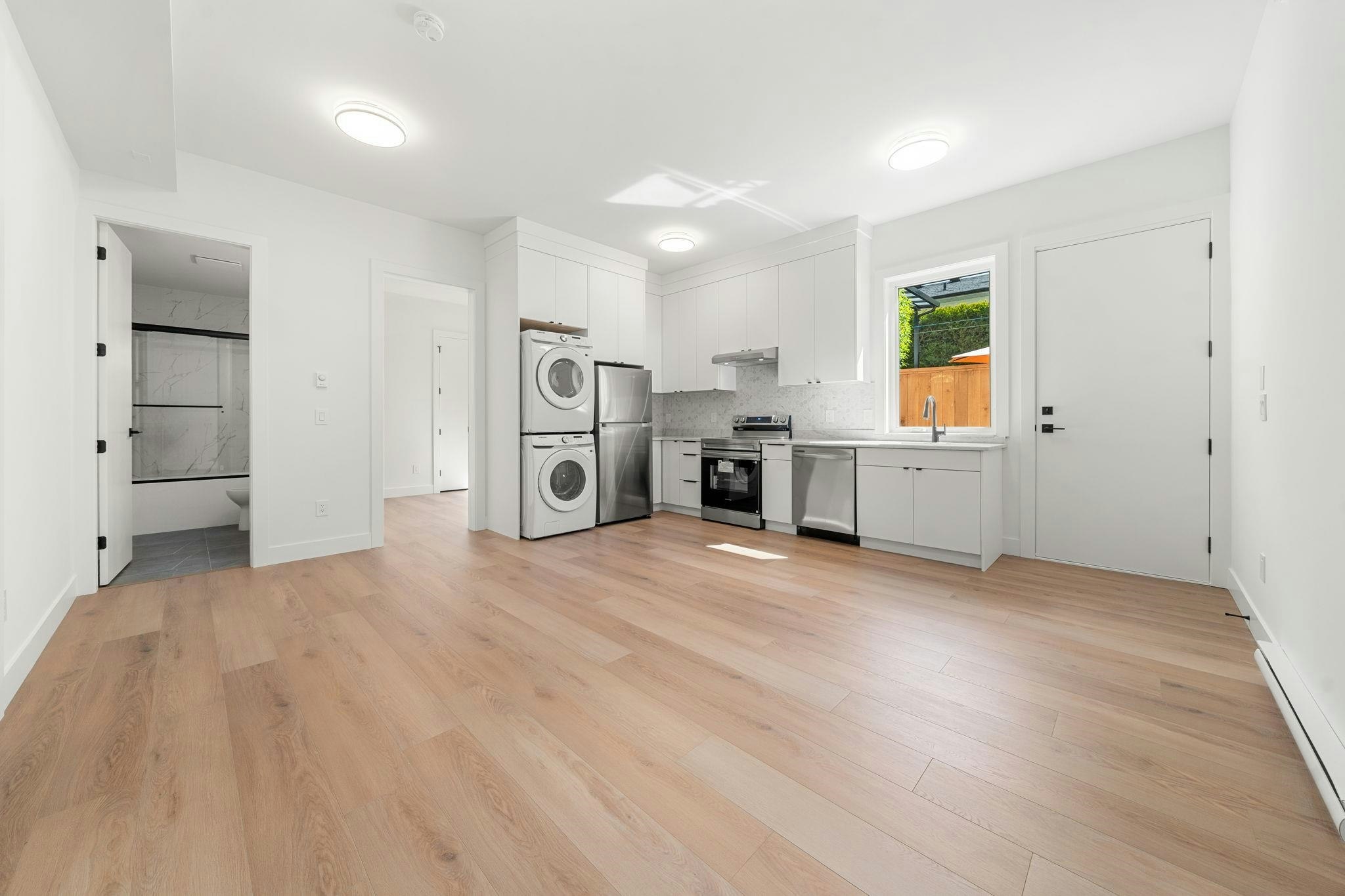 1511 Burrill Avenue, North Vancouver, BC, V7K 1L8 - 31