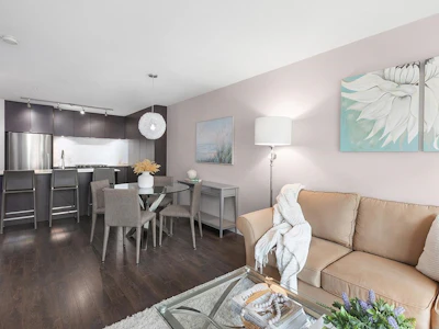 301-1673 Lloyd Avenue - 5