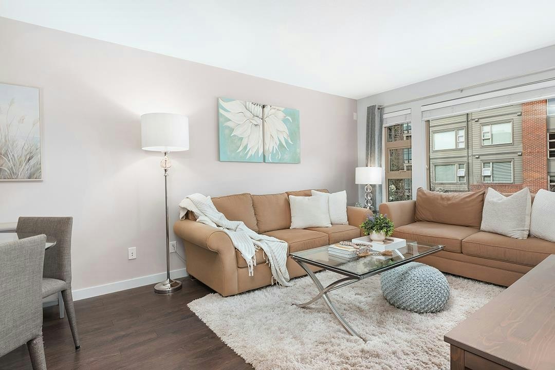 301-1673 Lloyd Avenue - 3