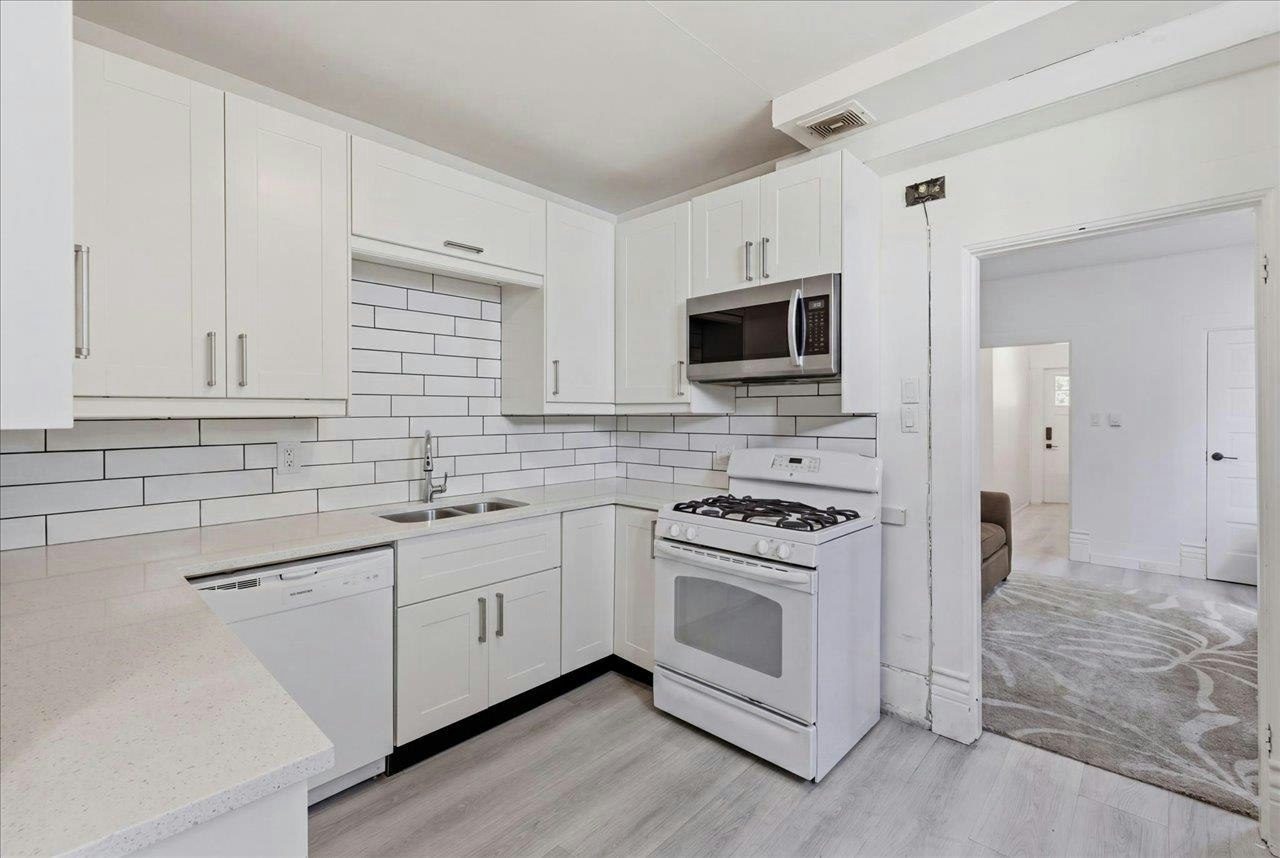 14 W 14th Avenue, Vancouver, BC, V5Y 1W6 - 4