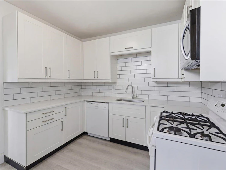 14 W 14th Avenue, Vancouver, BC, V5Y 1W6 - 5