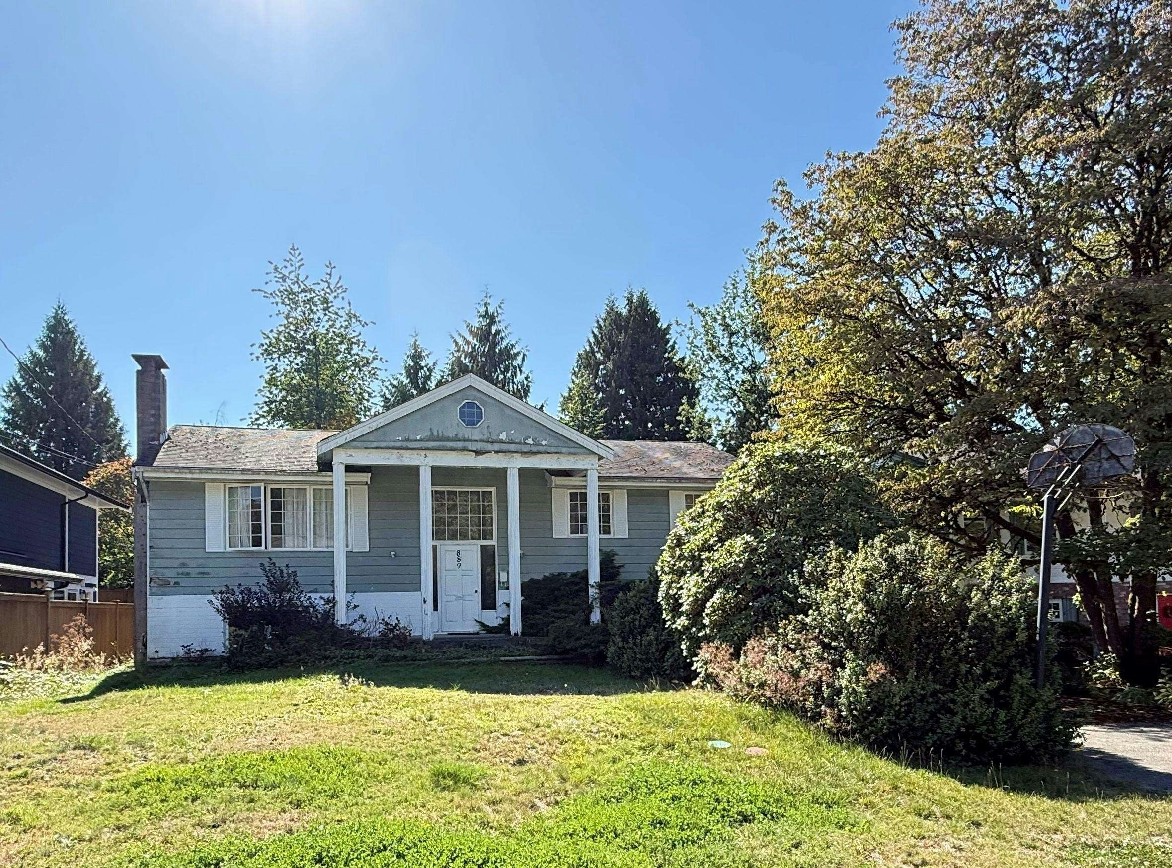889 Ross Road, North Vancouver, BC, V7K 1C4