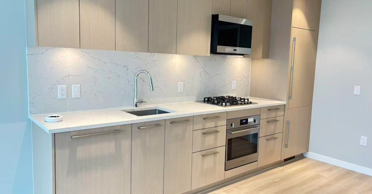 908-5938 Olive Street, Burnaby, BC, V5H 2P6 - 6