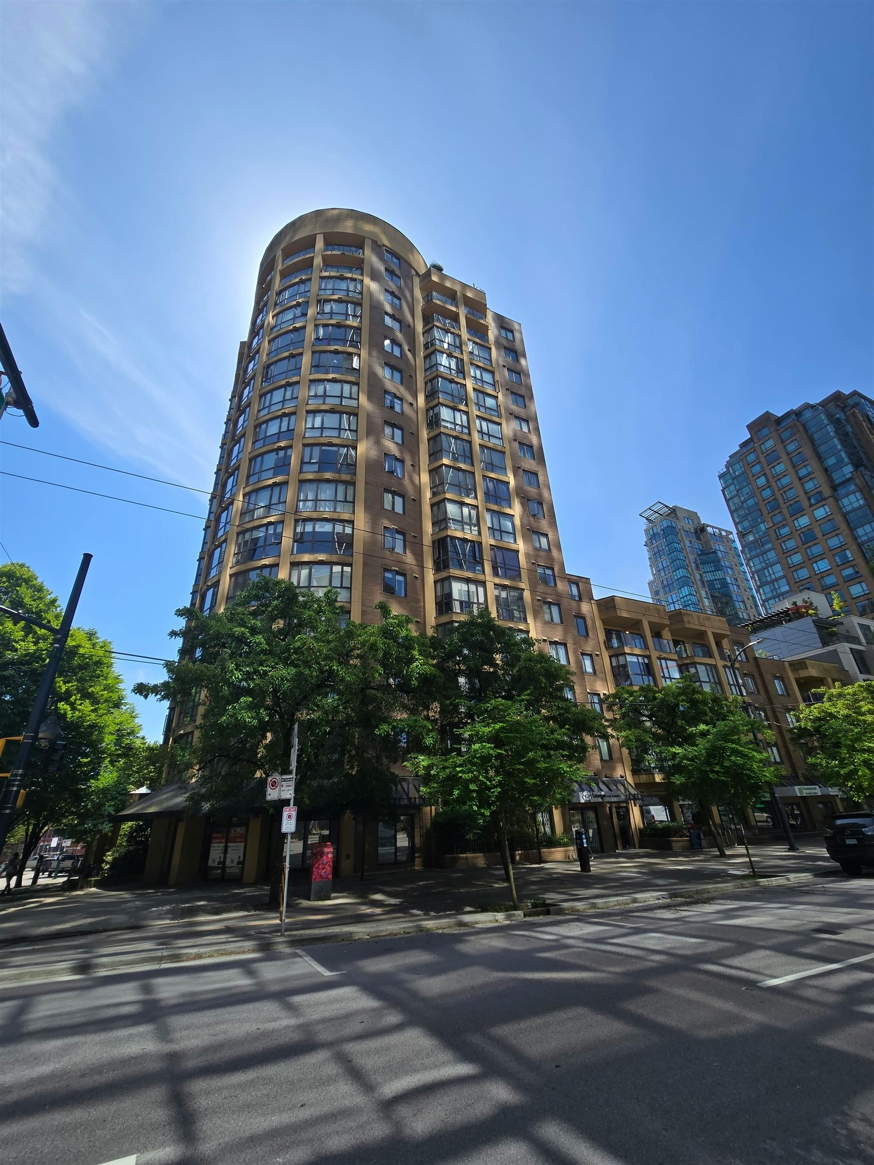 903-488 Helmcken Street, Vancouver, BC, V6B 6E4