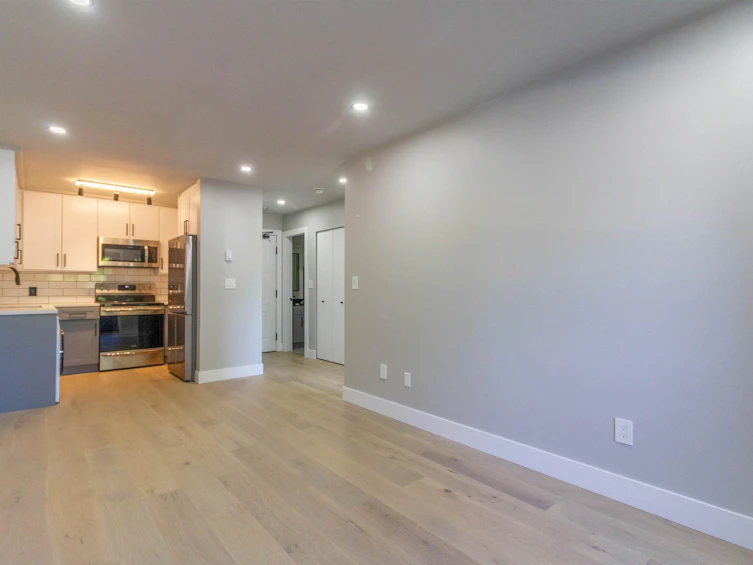 201-1948 Coquitlam Avenue, Port Coquitlam, BC, V3B 1J3 - 5