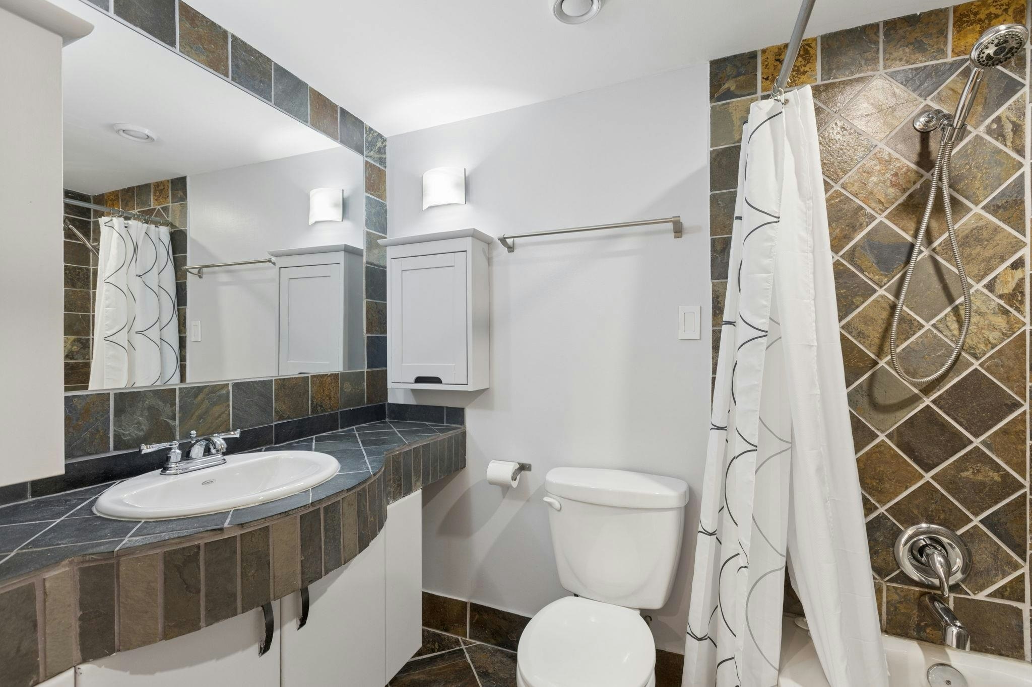 206-2120 W 2nd Avenue, Vancouver, BC, V6K 1H6 - 9