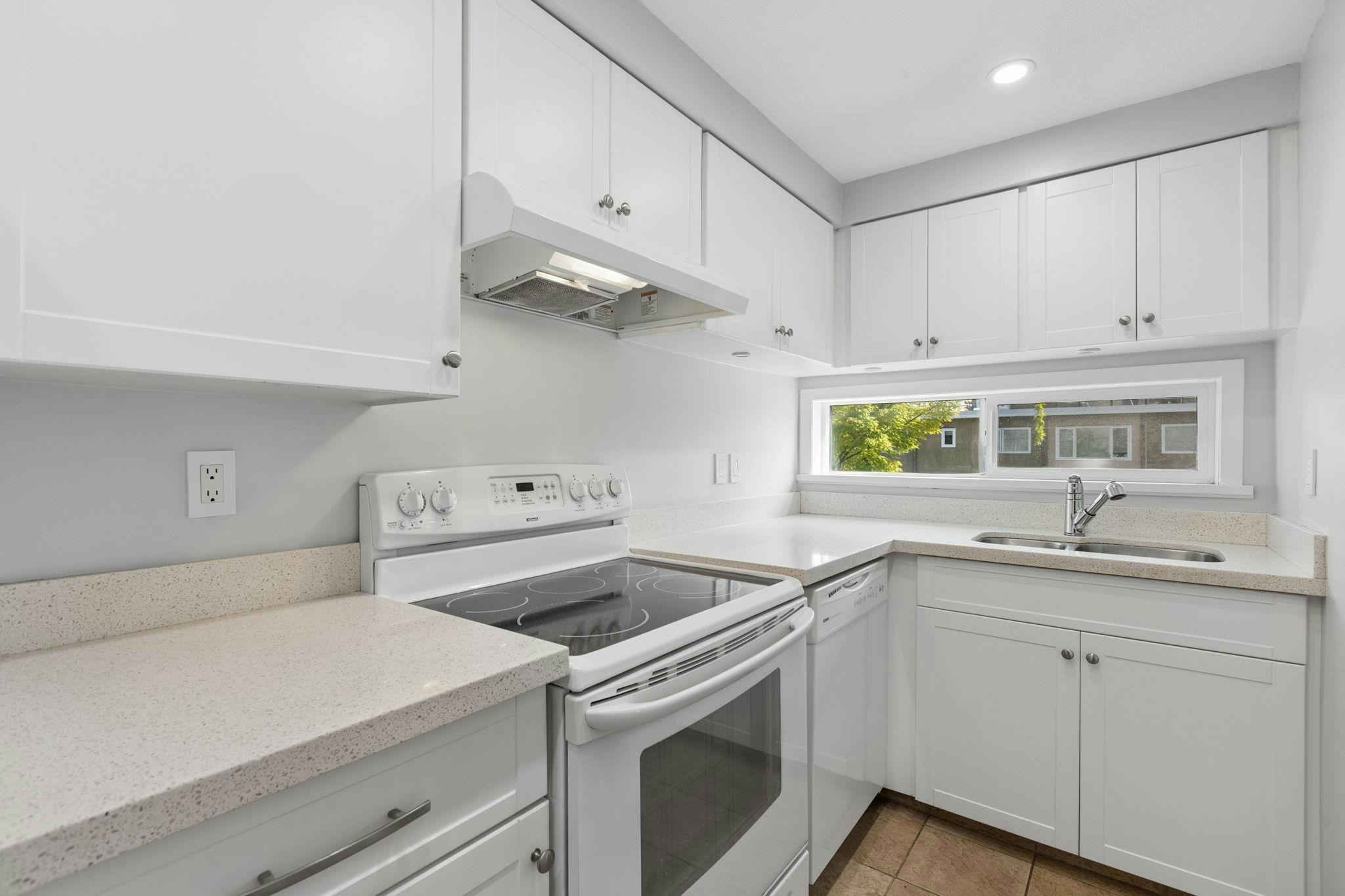 206-2120 W 2nd Avenue, Vancouver, BC, V6K 1H6 - 8