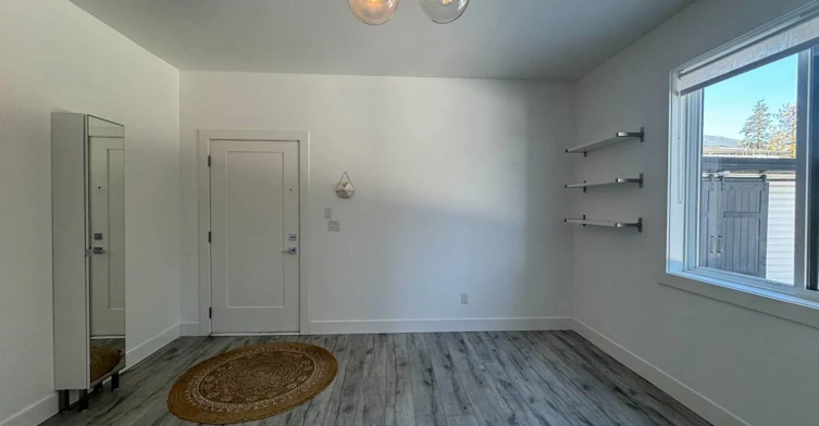 Suite-8356 Mctaggart St, Mission, BC, V2V 6S6 - 10
